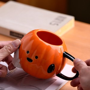 Mug en céramique amusant en forme <span class=keywords><strong>de</strong></span> citrouille, style occidental, résistant aux hautes températures, avec poignée, excellent cadeau pour hommes et femmes, usage domestique - Product Image 2