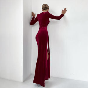 2024 abito in velluto plissettato a <span class=keywords><strong>maniche</strong></span> <span class=keywords><strong>lunghe</strong></span> a collo tondo da donna per feste di moda in stile caldo abbinato a un abito da sera aderente <span class=keywords><strong>con</strong></span> <span class=keywords><strong>spacco</strong></span> - Product Image 4