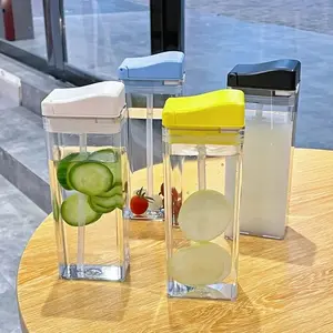 Seaygift מותאם אישית לוגו נייד עמיד כיכר bpa משלוח פלסטיק חלב כוסות ספורט כושר תרגיל פלסטיק מים בקבוק עם קש