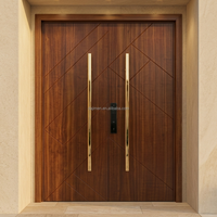 Porta d'Ingresso Doppia Esterna in Legno Massello di Lusso per Villa Residenziale di Grandi Dimensioni
