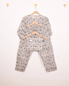 Ensembles de pyjamas en coton style vintage, imprimés à la main avec des boutons, respirants, pour l'été - Product Image 6