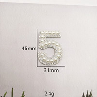 Chiffres en strass argentés et perles blanches 0-9, numéros scintillants sur fond blanc, appliques en perles, appliques en strass alphabet pour vêtements