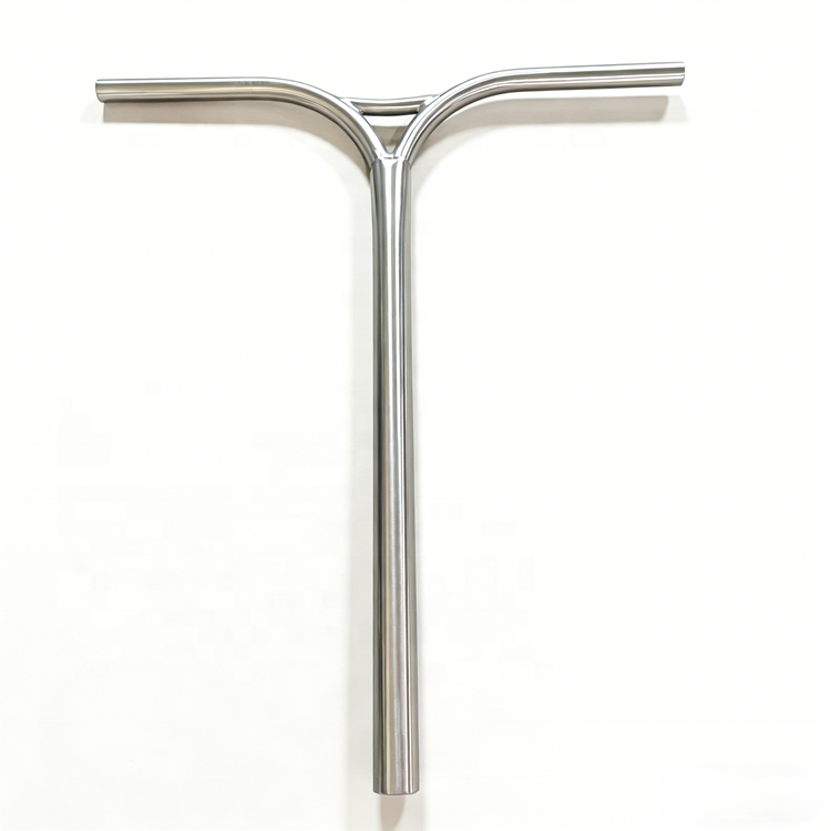 乗り心地と操作性を向上させるプレミアムチタンハンドルバーで、あなた