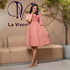 Elegante Vestido Corto de Algodón con Detalle de Bordado Floral, Ropa Casual para Mujer - Product Image 3