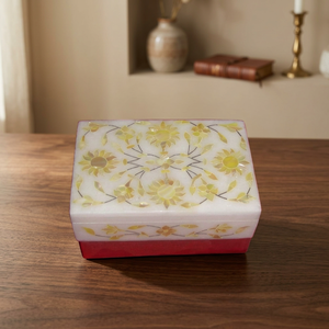 Boîte à bijoux carrée moderne en marbre blanc personnalisable avec motif floral gravé en nacre, Stonecrafts International MOP0157 - Product Image 3