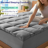 Surmatelas en mousse à mémoire de forme double couche 4 pouces Cal King Size, gel rafraîchissant, écologique, 300 fils au pouce carré, poches profondes élastiques, gris