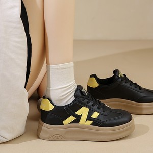 Chaussures de marche pour femme aux couleurs personnalisées, empeigne en PU, design classique, chaussures décontractées pour un usage quotidien, respirantes, idéales pour la saison automnale - Product Image 5