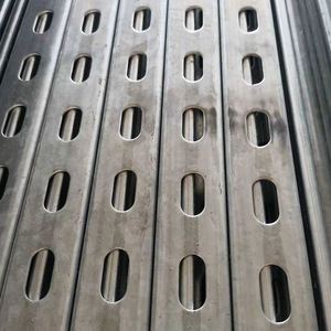 Perfil de Acero Laminado en Caliente, Acero en Forma de C, Acero Galvanizado en Sección U, SS340 ASTM AISI - Product Image 1