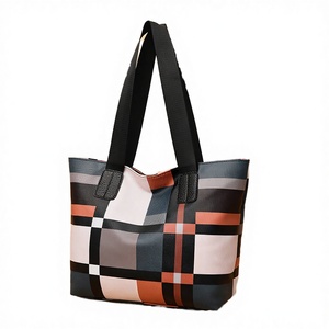 Sac fourre-tout de haute qualité en PU imperméable avec fermeture à glissière, grand sac fourre-tout - Product Image 2