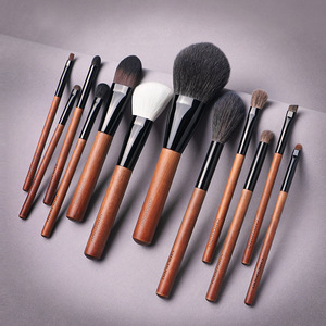 Juego de 12 Brochas de Maquillaje de Madera de Pera Clara, Brochas de Fibra Sintética y Pelo Animal para Base, Mango de Madera, Set Completo - Product Image 1