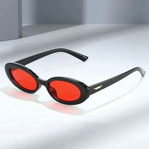 Gafas de Sol Ovaladas con Marco Pequeño y Remaches Retro de Moda con Logotipo Personalizado 2025, Gafas de Sol de Ojo de Gato con Protección UV400 en Color Caramelo para Mujer - Product Image 2