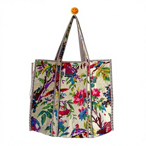 Bolso Tote Acolchado de Algodón con Diseño Floral, Estilo Bohemio, para Compras de Verano, con Bordado y Diseño Abierto en la Parte Superior - Product Image 1