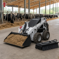 Chargeuse compacte sur pneus 4x4 de 850 kg avec moteur diesel CE EPA 35 CV, lame bouteuse, trancheuse, marteau, broyeur forestier et télécommande