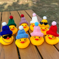 Bonnet en tricot rayé personnalisé pour canards en plastique – Cadeaux promotionnels portables et faveurs de fête