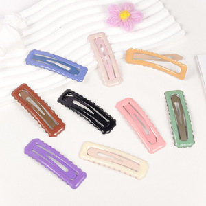 Pince à cheveux carrée ondulée dégradée couleur crème 12 cm en métal pour usage quotidien - Product Image 1