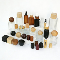 Collection de flacons de parfum personnalisés, formes variées, atomiseur de parfum en verre de luxe avec différents bouchons en bois, cylindres carrés