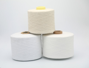 Fil à tricoter TC à basse torsion, couleur blanc brut, à extrémité ouverte, de haute qualité, nouveau fil en coton/polyester recyclé du Vietnam - Product Image 3