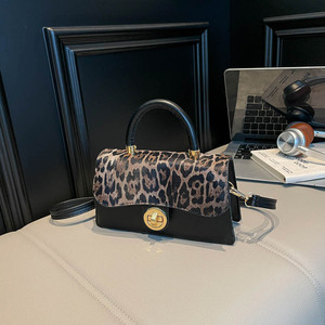 <span class=keywords><strong>Sac</strong></span> à main pour femme tendance 2026 avec serrure, motif léopard, <span class=keywords><strong>sac</strong></span> carré petit format, <span class=keywords><strong>sac</strong></span> à <span class=keywords><strong>bandoulière</strong></span> en <span class=keywords><strong>cuir</strong></span> PU pour femme - Product Image 4