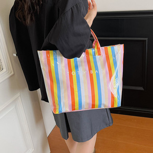 <span class=keywords><strong>Sac</strong></span> fourre-tout en PVC rayé populaire pour l'été, grande capacité, design tendance, sacs à main <span class=keywords><strong>de</strong></span> <span class=keywords><strong>voyage</strong></span> et <span class=keywords><strong>de</strong></span> shopping pour femmes - Product Image 4