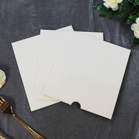 Tarjeta de Menú de Acrílico Dorado Personalizada con Diseño Ornamentado y Decoración de Borlas para Boda con Porta Tarjetas de Terciopelo