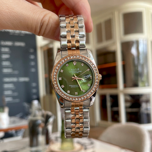 Montre à quartz haut de gamme étanche en acier inoxydable pour femme CILOA, design artistique et original - Product Image 1