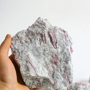 天然の岩とクリスタルの標本ピンクトルマリン生の癒しの石ラフトルマリン