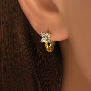 Pendientes de aro sencillos de latón con circonita, impermeables, para mujer, regalo para fiesta o boda, chapados en oro de 18 quilates - Product Image 2
