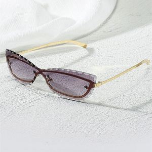 Gafas de Sol de Moda Vintage 2025 con Logotipo Personalizado, Lentes con Degradado, Protección UV400, Sin Montura, Estilo Ojo de Gato para Mujer - Product Image 5