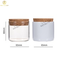 Vente en gros de salières en céramique blanche et en verre transparent Mini pot à épices Contenant d'assaisonnement avec couvercle en liège