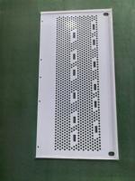 Panneau de ventilation en polycarbonate blanc perforé de qualité industrielle pour porte de rack de serveur et armoire de contrôle