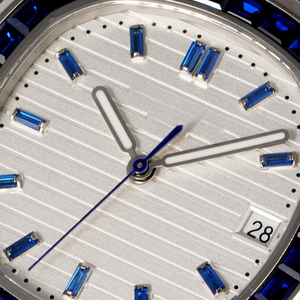 Montre unisexe compacte et élégante, personnalisée, avec surface en saphir carrée, en acier inoxydable, résistante à l'eau au quotidien, pour un look décontracté ou formel - Product Image 3