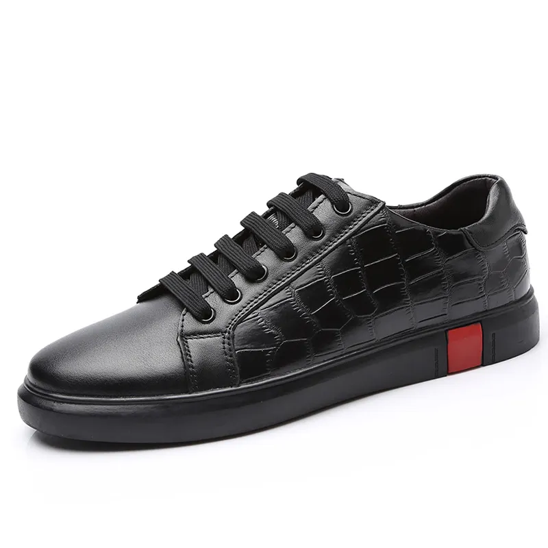 hot Wholesale Customize logo 2020 new lightweight black sneakers outdoor running men sport shoes leather sneakers men