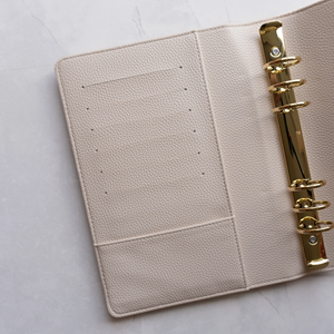 Carnet de notes/agenda/portefeuille personnalisable en cuir litchi A5, couverture rigide, à anneaux, six trous, avec porte-cartes - Product Image 3