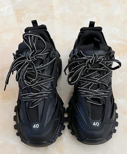 Chaussures de course rétro luxueuses de qualité supérieure pour hommes et femmes, amortissantes, anti-odeurs, doublure en maille douce - Product Image 4