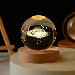 Venta al por mayor bola de cristal luz nocturna Júpiter Sistema Solar planeta Luna nebulosa Saturno 3D Led Base de madera dormitorio lámpara de noche - Product Image 6