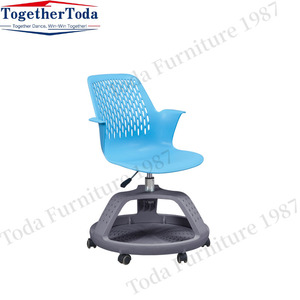 Silla de Entrenamiento con Base de Trípode y Tablero de Escritura para Estudiantes, Aulas Escolares y Oficinas, de Plástico - Product Image 2