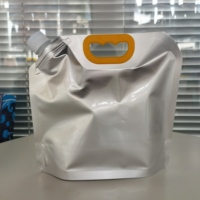 Pochette de bec pour emballage de shampooing de voyage en mousse de lavage d'aliments pour animaux de compagnie emballage d'eau en plastique sac de bec de gelée blanche 2l 5l