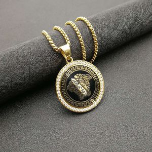 Collar con colgante de mitología griega de acero de titanio con microincrustaciones de circonita AAA en tono dorado y plateado para hombre y mujer, ideal para regalo. - Product Image 3