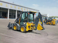 Mini Backhoe Loader XC8-S0750A Bucket 0.36m3 Berat 3800kg Loader Roda Kompak untuk Konstruksi