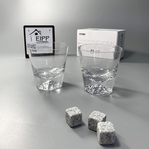 Ensemble de verres à whisky personnalisés de 300 ml avec gravure en relief, pierres à whisky de luxe, bouteilles à whisky avec logo personnalisé pour bar - Product Image 2