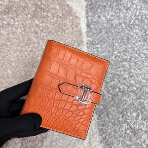 Cartera Corta de Cuero Genuino de Cocodrilo con Cierre Plegable, Múltiples Ranuras para Tarjetas y Diseño Portátil para Uso Unisex - Product Image 1