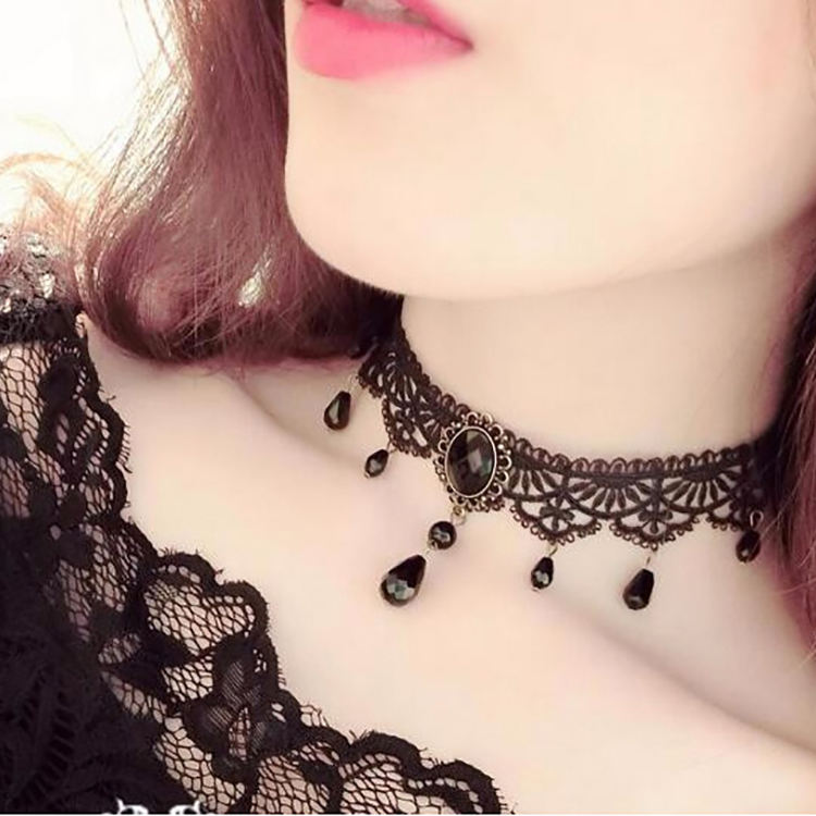 Wholesale Hot Selling Court Style Multilayer Crystal Lace Necklace Personality Dark Gothic Vintage Choker Necklace for Women