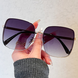 Gafas de Sol de Lujo con Montura Completa <span class=keywords><strong>para</strong></span> <span class=keywords><strong>Mujer</strong></span>, <span class=keywords><strong>Lentes</strong></span> Polarizadas UV400, Elegantes Gafas de Sol con Montura <span class=keywords><strong>para</strong></span> Dama - Product Image 2