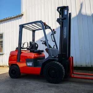 Montacargas de GLP Usado FD35 de 3.5 Toneladas con Desplazador Lateral Hidráulico y Neumáticos Sólidos en Buen Estado - Product Image 3