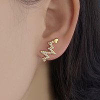 Boucles d'oreilles clous tendance en laiton plaqué or 18 carats avec zircon en forme de cœur, cadeau pour femme