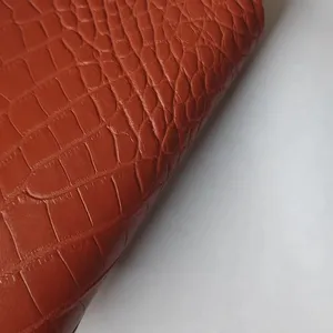 Vente d'usine en cuir synthétique gaufré personnalisé crocodile pvc pu pour sac à main
