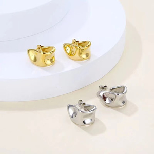 Personalizado Simple Acero Inoxidable 18K Oro Irregular En Forma De <span class=keywords><strong>C</strong></span> Geométrico Chunky Irregularidad Pendientes De Aro De <span class=keywords><strong>Moda</strong></span> - Product Image 5