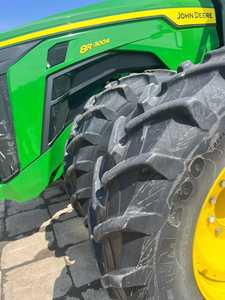 Tracteur agricole d'occasion John 8R3004 300 CV à <span class=keywords><strong>prix</strong></span> d'usine, en bon état, avec moteur, boîte de vitesses et roulements - Product Image 2