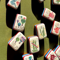 Tuiles de mahjong en acrylique de luxe, magnifiquement sculptées, 7 couches, motif personnalisé « Walk With Me », ensemble de mahjong américain de 160 pièces, peintes à la main