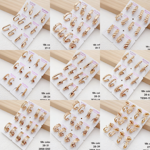 260129 <span class=keywords><strong>XUPING</strong></span> Boucles d'oreilles Huggie minimalistes multi-styles couleur or 18 carats pour femmes, bijoux de mode en gros, boucles d'oreilles en zircon coloré - Product Image 3